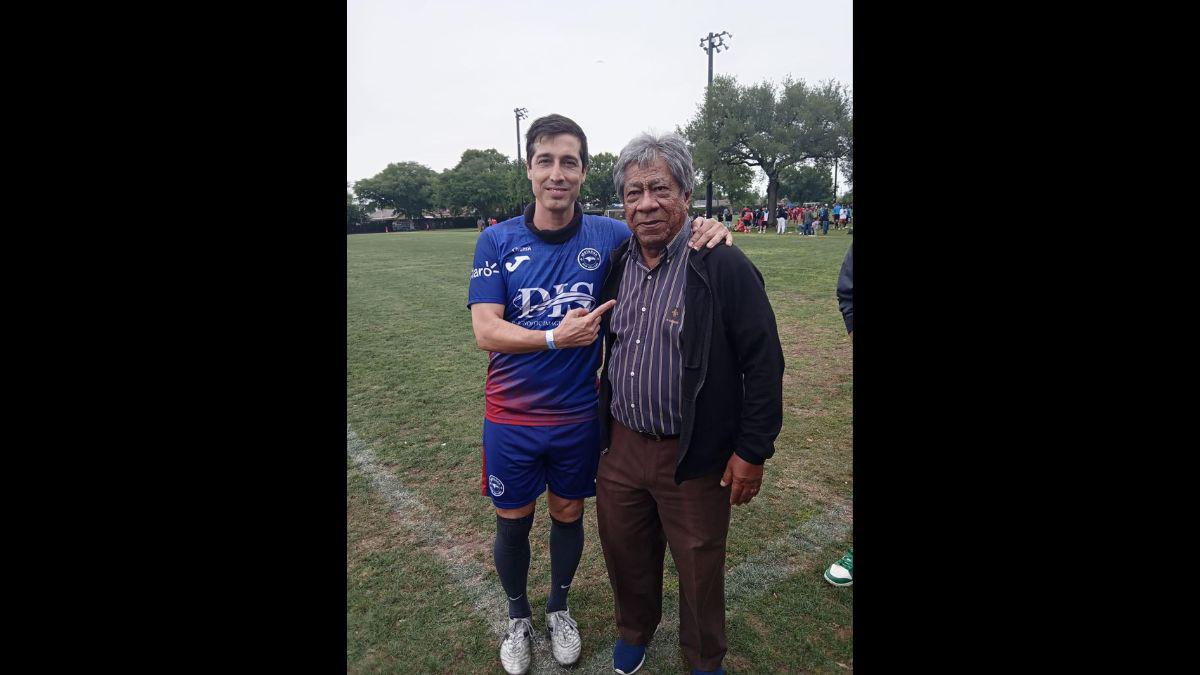 ¡Hermosa periodista se roba el show! Leyendas del fútbol hondureño deleitan con su talento en la IV edición de la New Orleans Cup