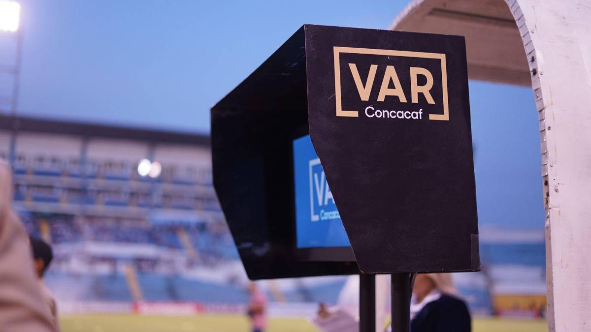 ¡Ambientazo de Champions! Invasión de olimpistas en el Olímpico y el grupo de afición del Atlas que se hace sentir