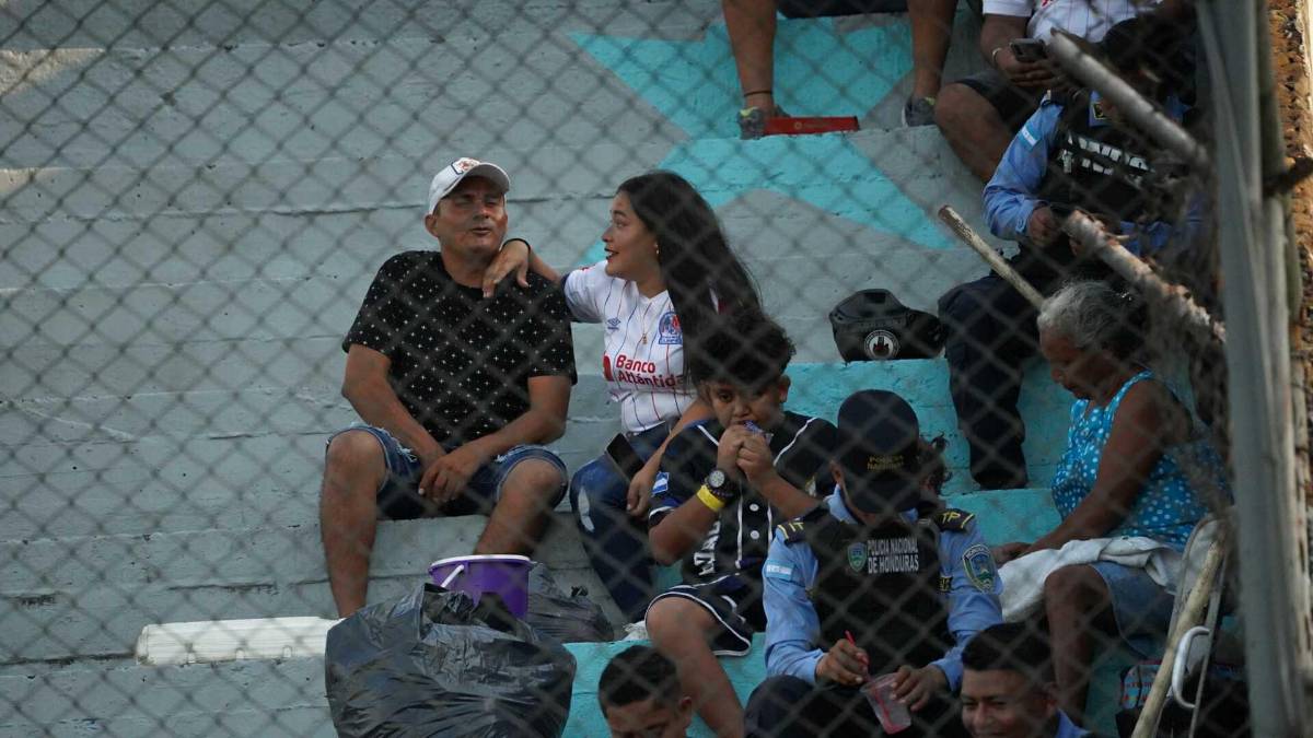 ¡Quieren la 39! Afición del Olimpia se hizo sentir en el estadio Morazán para la gran final de ida ante Real España