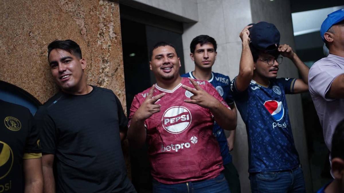 Se viene la 20 de Amado: advierte en el banderazo Motagua y la abuelita se robó el show