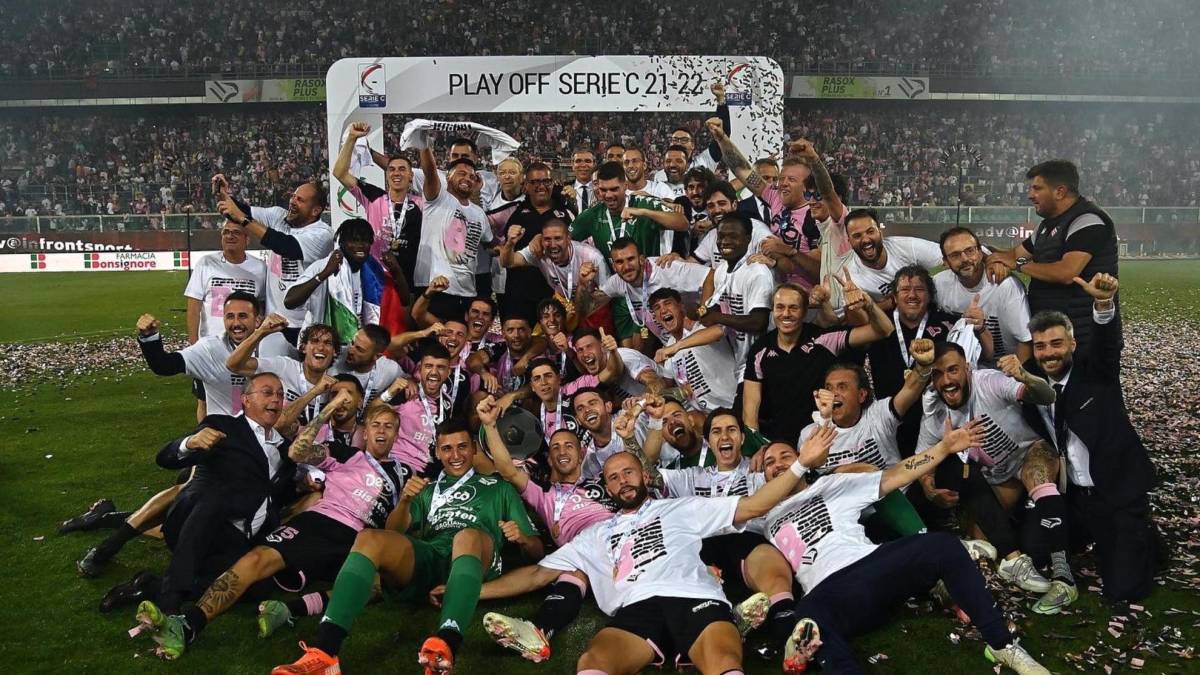 El Palermo consiguió el ascenso a la segunda división de Italia y ahora piensa en volver a la Serie A.
