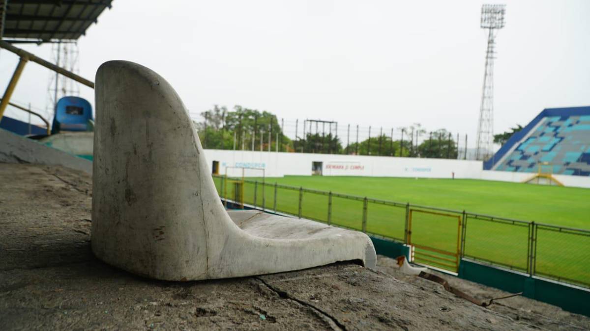 Fotos: En pésimo estado y con varios hoyos se encuentra la grama híbrida del Estadio Morazán, ¿qué hará Condepor?