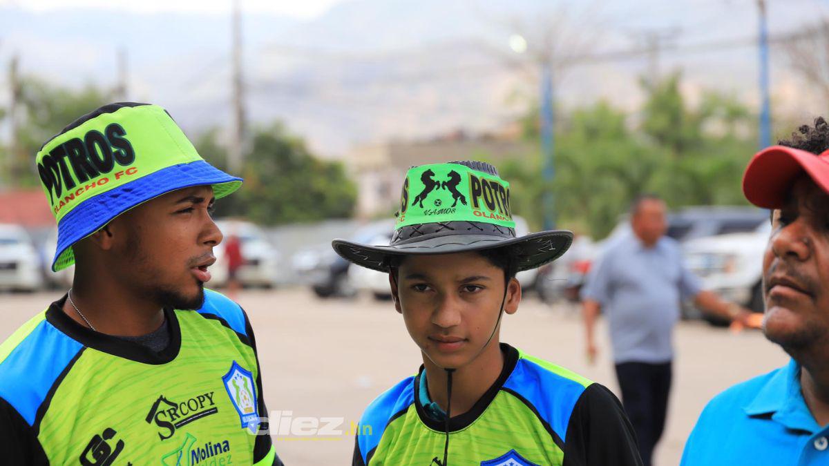 ¡Robó suspiros! La hermosa novia del jugador de Potros, la simpatía de Samuel García con los aficionados y la fiesta que se vive en Olancho