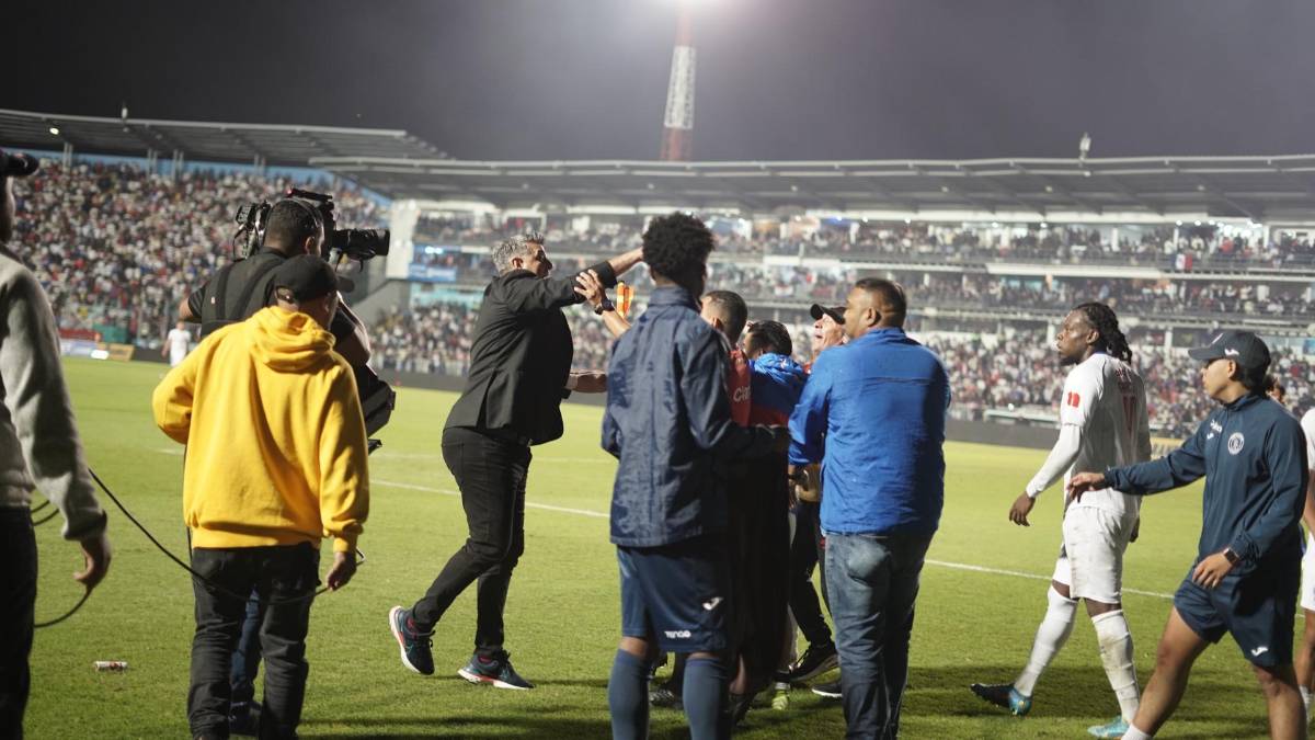 ¡Bronca en la gran final! planteles del Olimpia y Motagua protagonizaron una tremenda riña