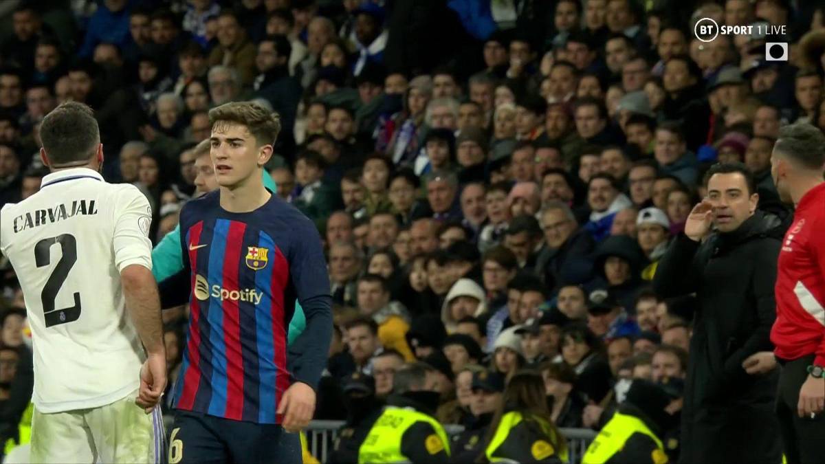 La llave de lucha libre de Vinicius, el error de Ansu y la pica entre Xavi y Carvajal en el Real Madrid-Barcelona por Copa del Rey