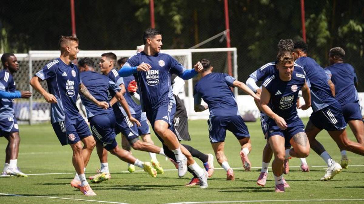 Entre bromas y risas; futbolista lastimado: así fue el último entreno de Costa Rica previo a la batalla ante Honduras