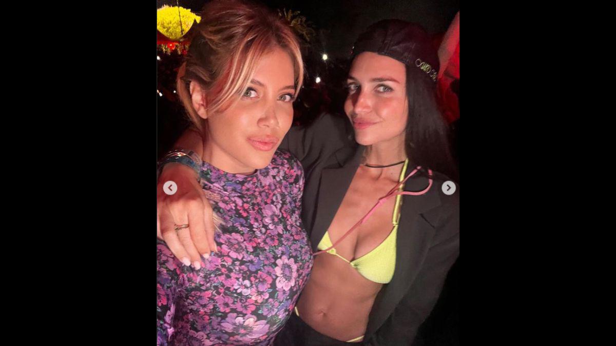 “Una noche solitaria” Wanda Nara incendia su Instagram con fotos sensuales y habló sobre regresar con Icardi: “vamos despacio”