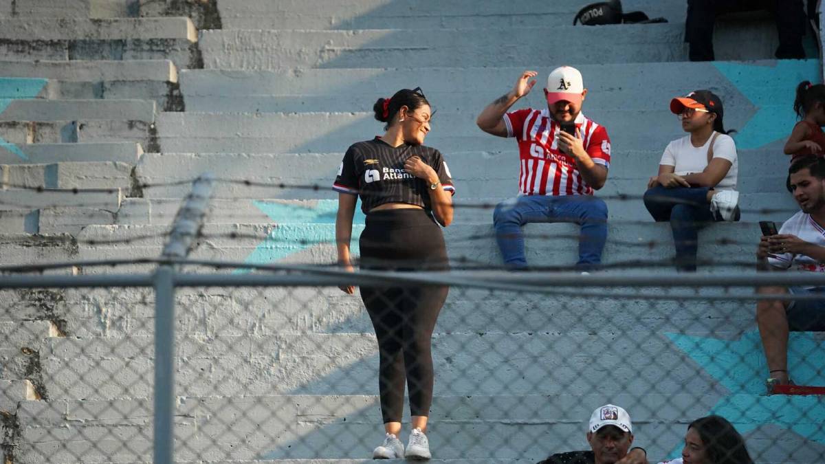 ¡Quieren la 39! Afición del Olimpia se hizo sentir en el estadio Morazán para la gran final de ida ante Real España