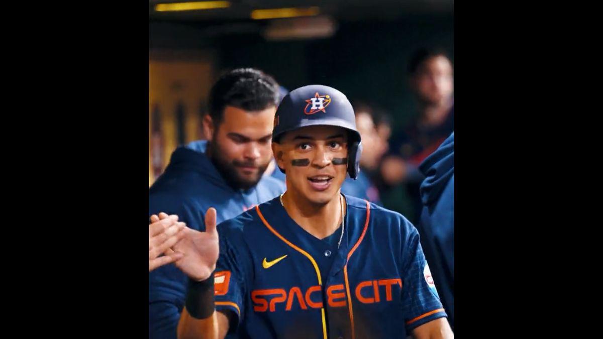 La noche soñada de Mauricio Dubón: Ovacionado por todo el estadio y la familia que lo ama por jugar con los Astros