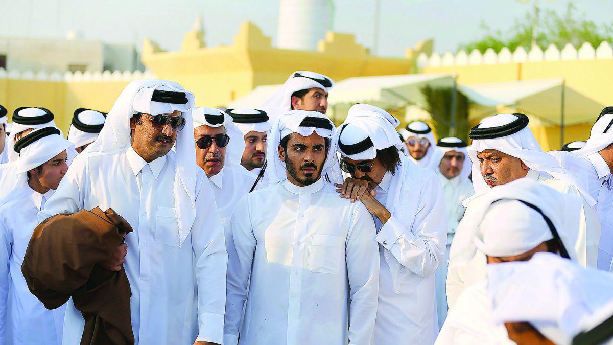 ¿Quién es Jassim Al Thani? El jeque que quiere comprar al Manchester United, sus grandes inversiones y su competencia con Elon Musk