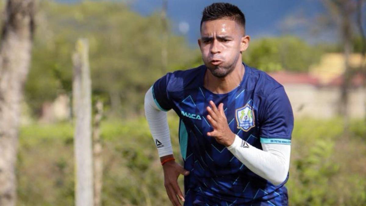 FICHAJES: Legionario entrena con club de segunda y Motagua en problemas