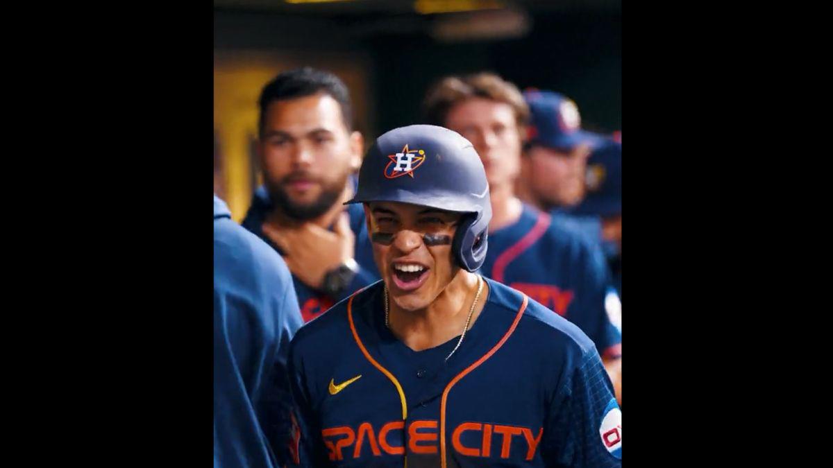 La noche soñada de Mauricio Dubón: Ovacionado por todo el estadio y la familia que lo ama por jugar con los Astros