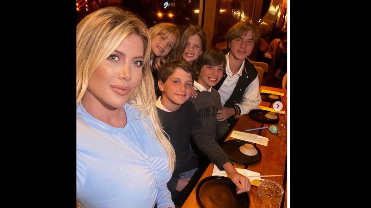 “Una noche solitaria” Wanda Nara incendia su Instagram con fotos sensuales y habló sobre regresar con Icardi: “vamos despacio”