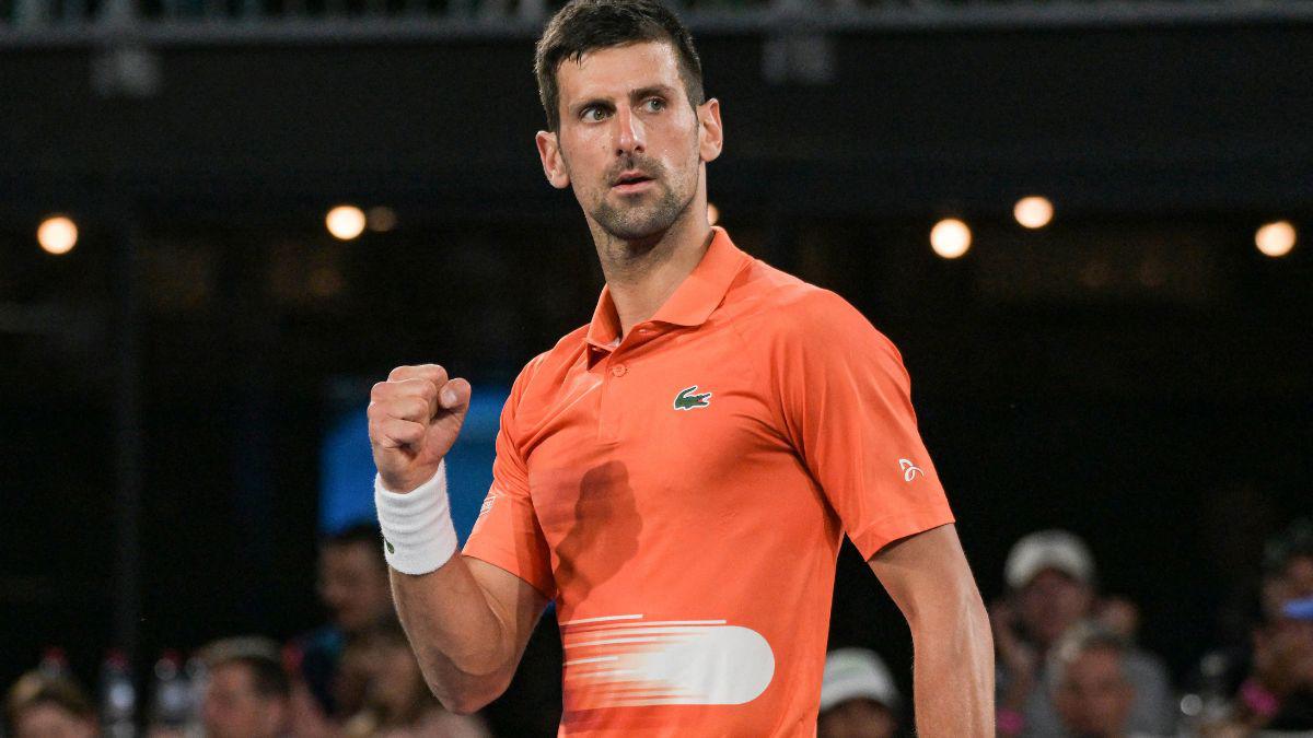 Novak Djokovic derrotó este al ruso Daniil Medvedev y jugará la final del ATP 250 de Adelaida ante Korda