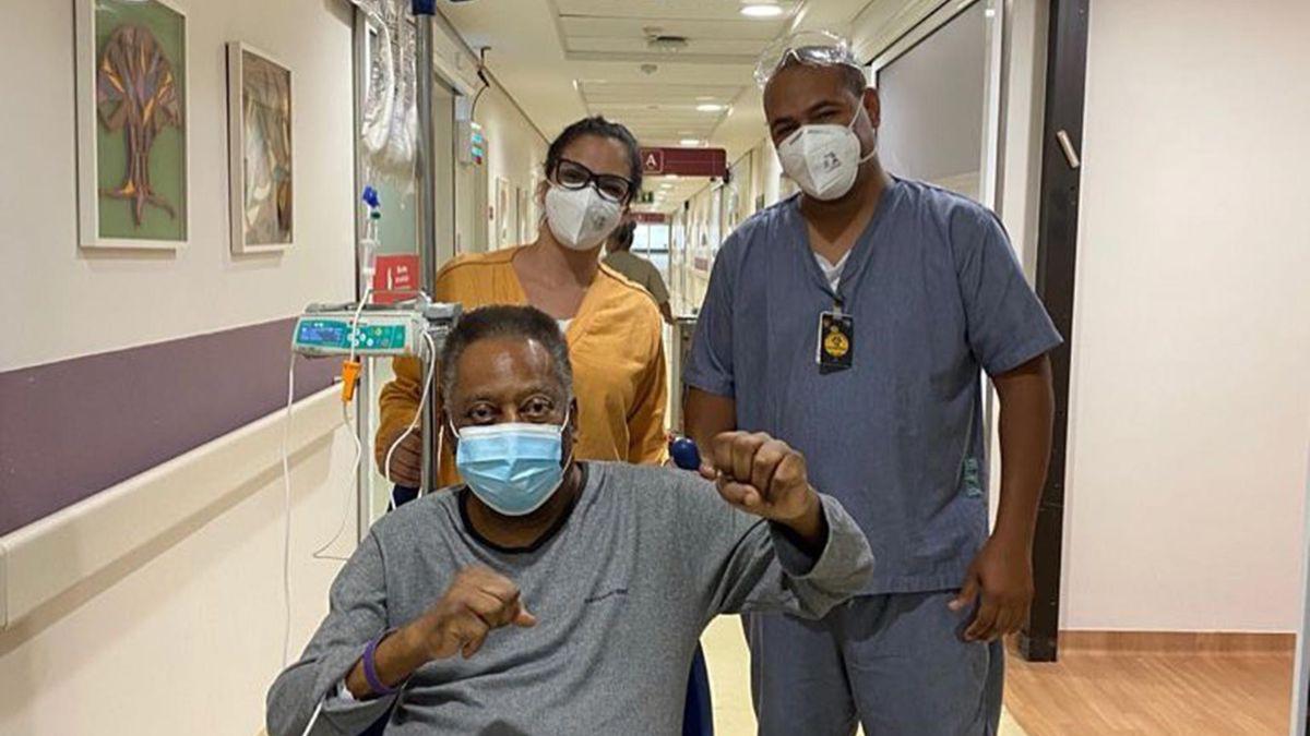 Preocupación en el mundo del fútbol: Pelé se encuentra en cuidados paliativos y cumple un mes desde su ingreso al hospital