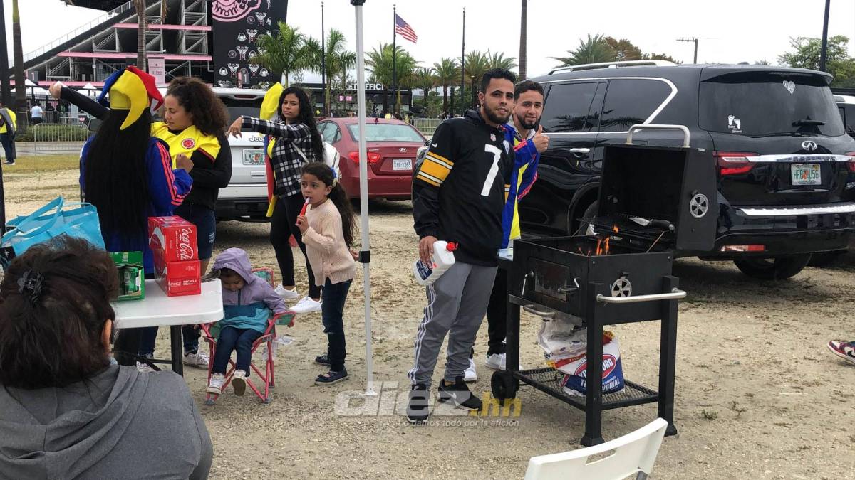 El reencuentro que se dio previo a la derrota de la ‘H’ en Florida y aficionada hondureña fue conquistada por colombiano