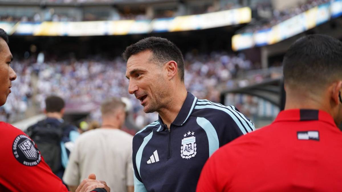 Se llevó la camisa de Rodrigo de Paul, abrazo a Keyrol y el encuentro de Messi