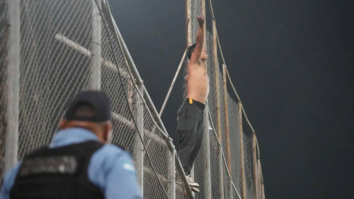 ¿Se metió una chica al partido? Las lágrimas de Edwin Rodríguez, el júbilo de Espinel, el desmayado y lo que hacía Nasralla