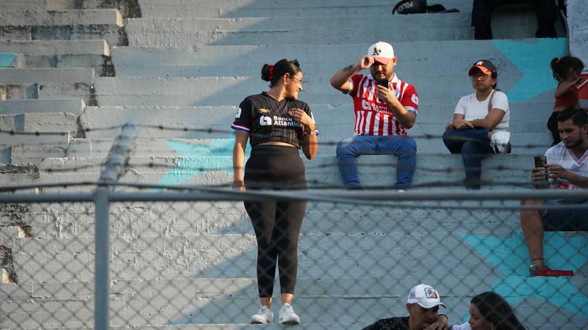 ¡Quieren la 39! Afición del Olimpia se hizo sentir en el estadio Morazán para la gran final de ida ante Real España
