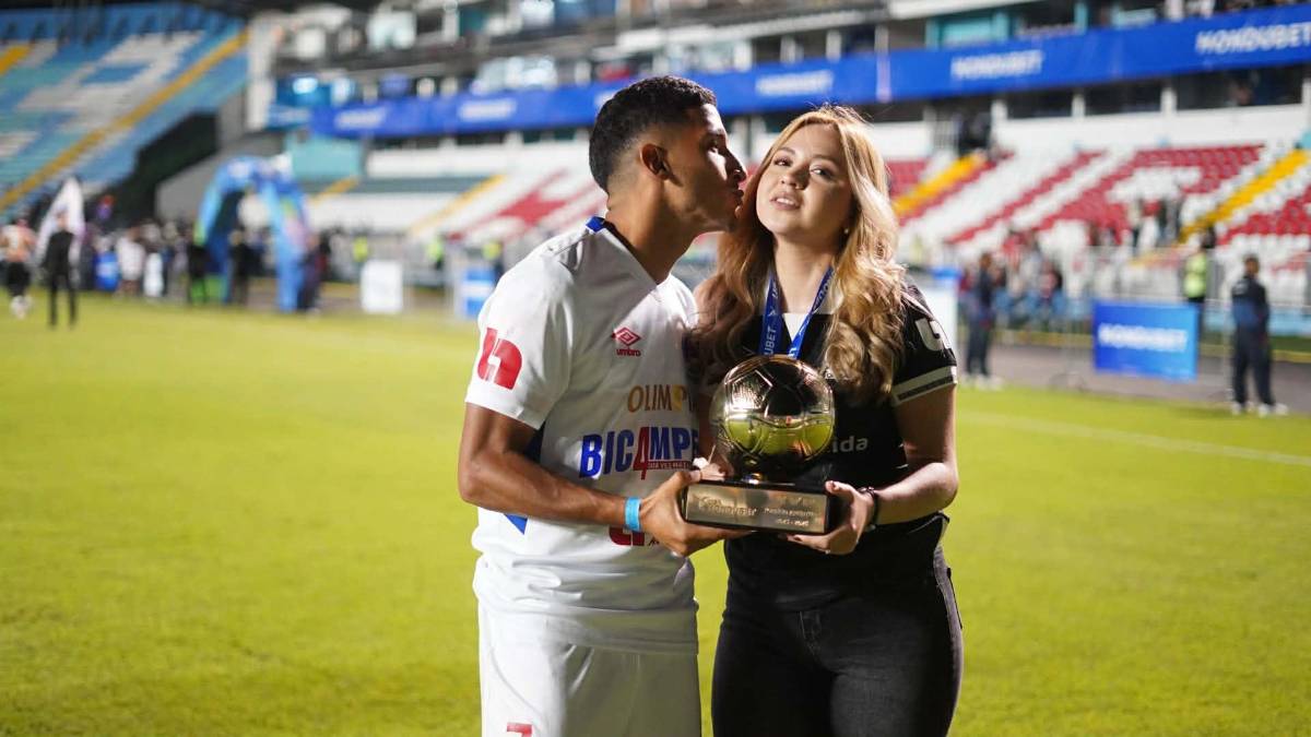 La Cybertruck de la 40, jugador casi se traga un confeti, los chalecos y locura de Espinel: las fotos más curiosas del título del Olimpia