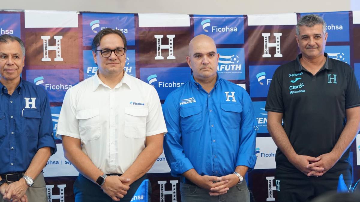 Fenafuth y Ficohsa firmaron el nuevo convenio con la presencia del seleccionador hondureño Diego Vázquez.