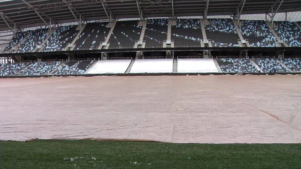 Desde la semana pasada han estado retirando el hielo del césped del Allianz Field y el sábado fue cortado para que este miércoles estuviera en condiciones.