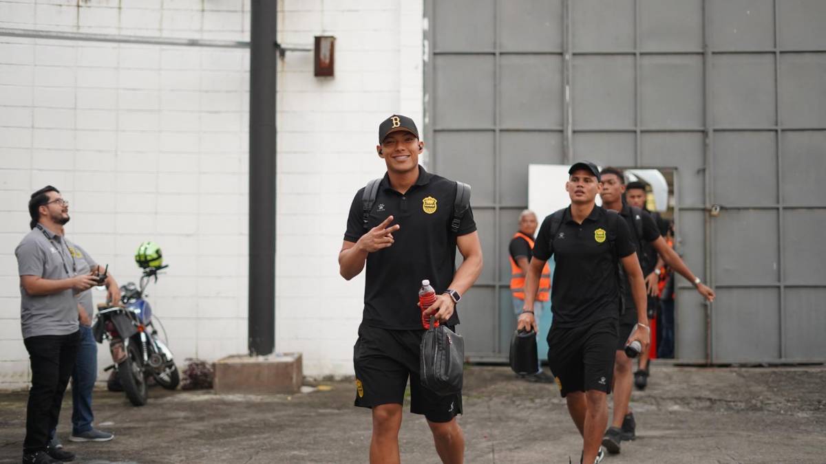 Olimpia presenta caras nuevas, el look llamativo en Real España y el gran ambiente previo al clásico en el Morazán