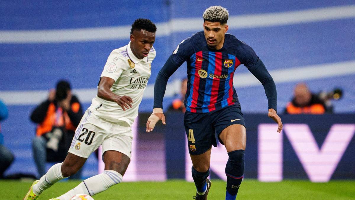 La llave de lucha libre de Vinicius, el error de Ansu y la pica entre Xavi y Carvajal en el Real Madrid-Barcelona por Copa del Rey