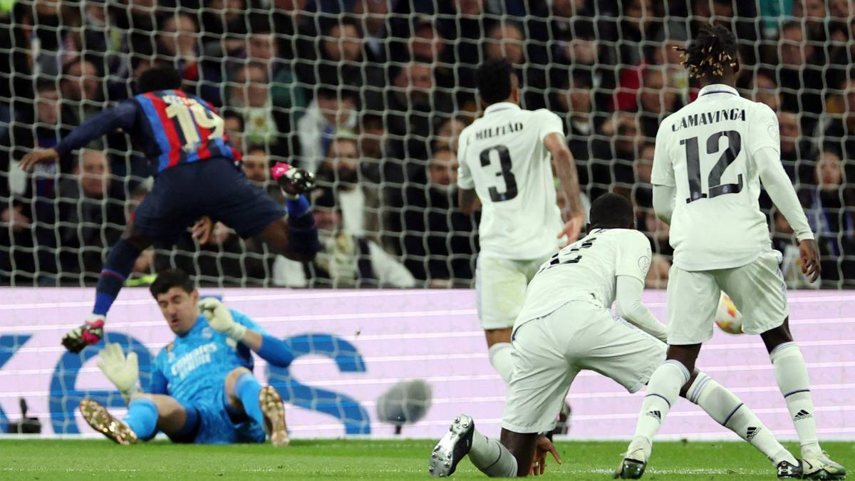 La llave de lucha libre de Vinicius, el error de Ansu y la pica entre Xavi y Carvajal en el Real Madrid-Barcelona por Copa del Rey