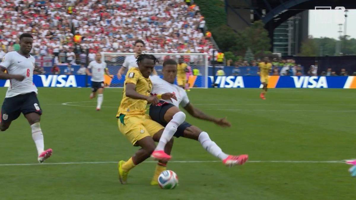 Dos polémicas: Así fue la actuación de Saíd Martínez en el Inglaterra vs Ghana