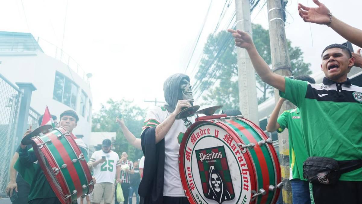 Marathón inaugura su mes de centenario: así fue la caravana del Monstruo Verde en San Pedro Sula; bellas chicas