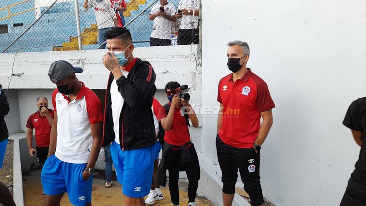 La primera vez de Pablo Lavallén en el Morazán: Así fue llegada de Olimpia al estadio para su debut; hay tres futbolistas positivos de Covid-19