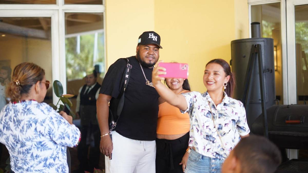 Honduras vs El Salvador: Elsa Oseguera ya llegó a poner orden, La More con seguridad privada y el ambiente afuera del Morazán