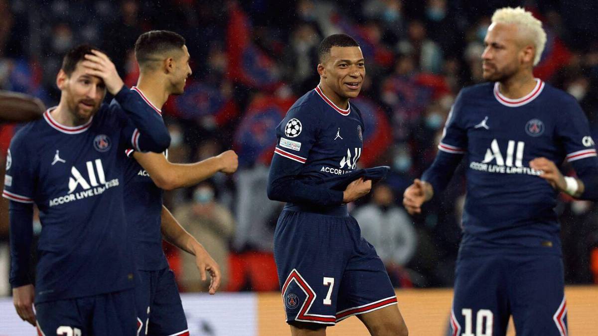 Vestuarios separados y sin estacionamiento: Las drásticas reglas del PSG con los futbolistas que se nieguen a irse del equipo
