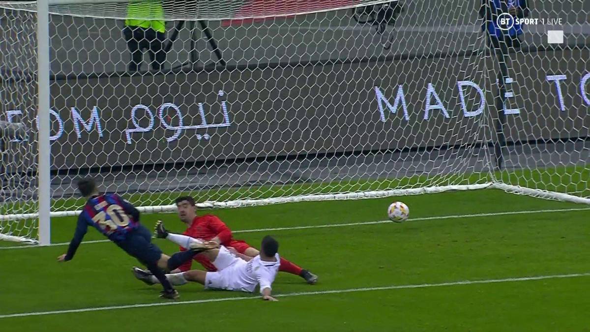 El pasillo a Real Madrid, Modric hundido y la bronca de Vinicius en la Supercopa de España que ganó el Barcelona