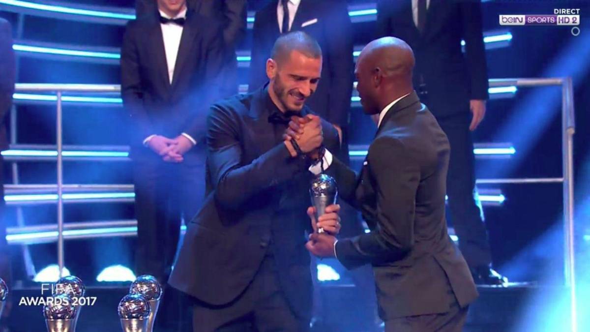 ¡Con campeones del mundo! David Suazo y su lujo de compartir con estrellas del fútbol en los Premios The Best