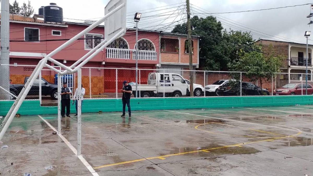 Del barrio a lo profesional: El antes y después de las canchas que se han mejorado en Honduras