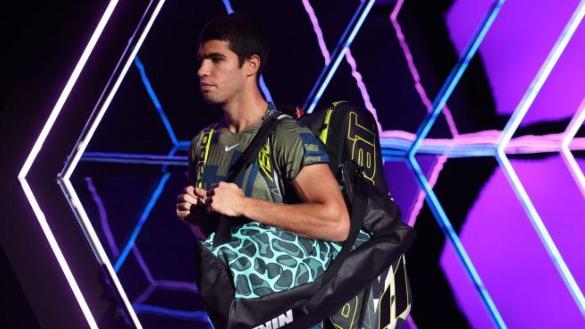 El número uno del tenis masculino, Carlos Alcaraz, anuncio que se perderá el Abierto de Australia por una lesión