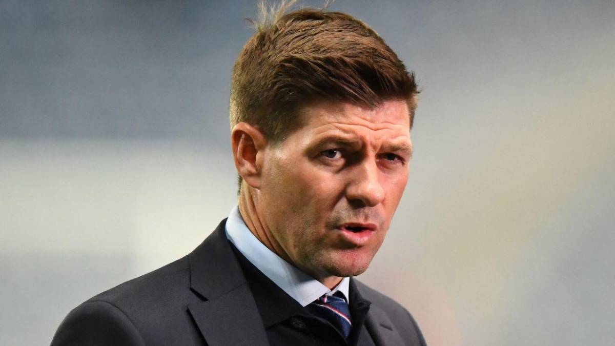 ¡Increíble! Las inusuales reglas de Steven Gerrard en el Aston Villa: Esto pasa si se va mal vestido ¿Y si le sacan tarjeta roja?