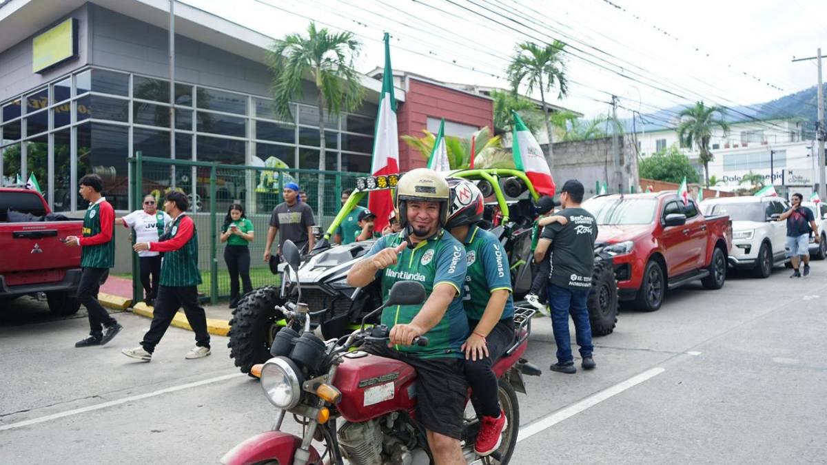 Marathón inaugura su mes de centenario: así fue la caravana del Monstruo Verde en San Pedro Sula; bellas chicas