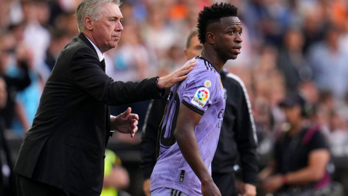 Los feos gestos de Vinicius al Mestalla, la jugada surrealista para detener a Vini y la bronca entre jugadores del Valencia y Real Madrid