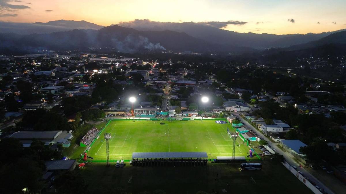 ¿Quién es la chelita tiktokera que resalta en el Choloma vs Olimpia? La ciudad de las maquilas recibe a lo grande al bicampeón