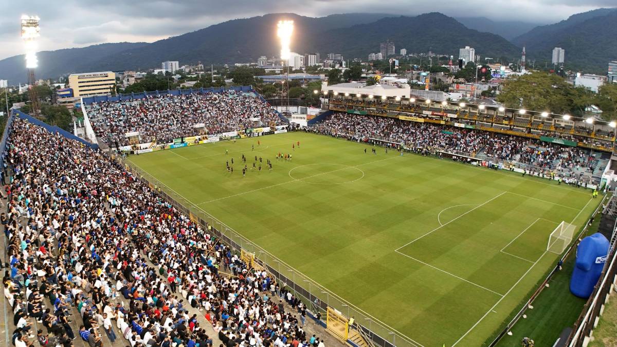 ¿Quién es la de azul? Las bellezas en el duelo de tiktokers Honduras-El Salvador; Milagro Flores levanta suspiros