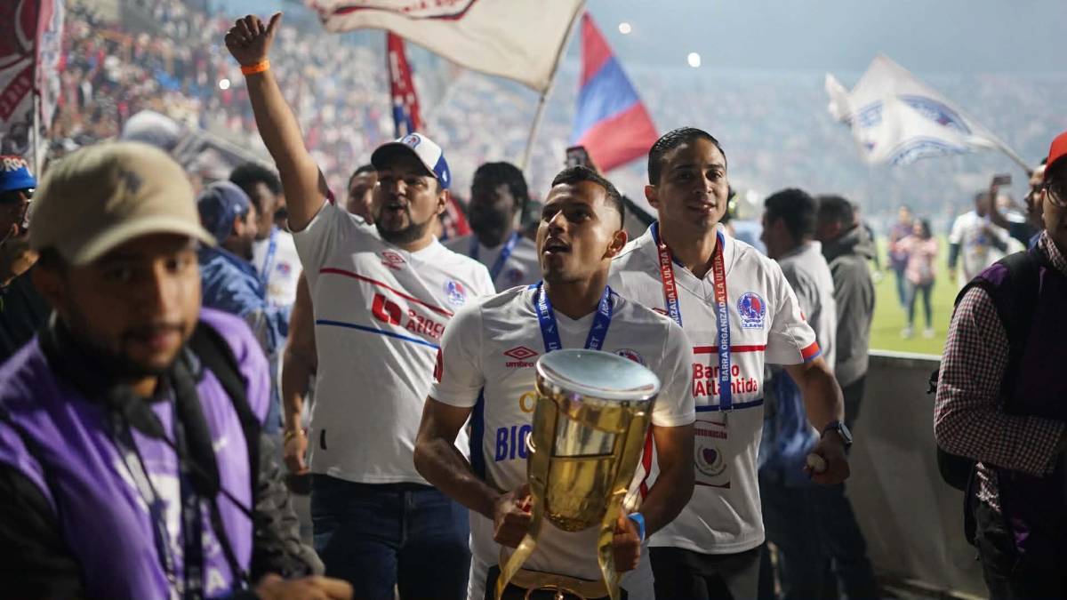 Olimpia festeja la 40 a lo grande, Bengtson y Menjívar estrenan la nueva copa; ¿quién se llevó el Balón de Oro de Honduras?
