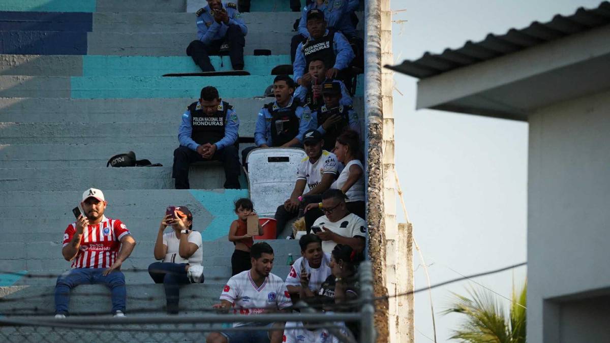 ¡Quieren la 39! Afición del Olimpia se hizo sentir en el estadio Morazán para la gran final de ida ante Real España