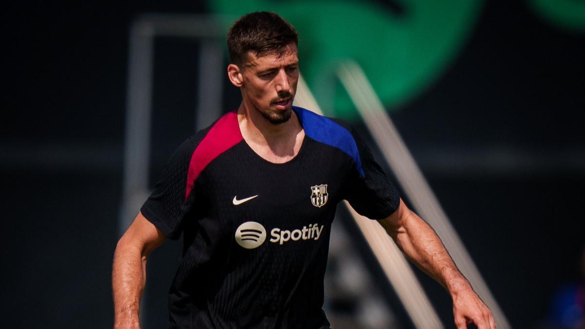 Lenglet viajó a la gira del Barcelona por USA, pero no será considerado por Hansi Flick.