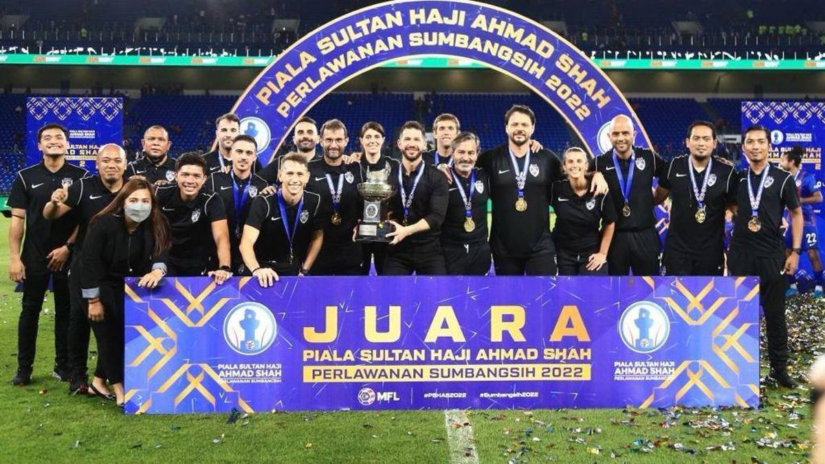 Rey de la Superliga de Malasia y criado en la lucha libre la historia