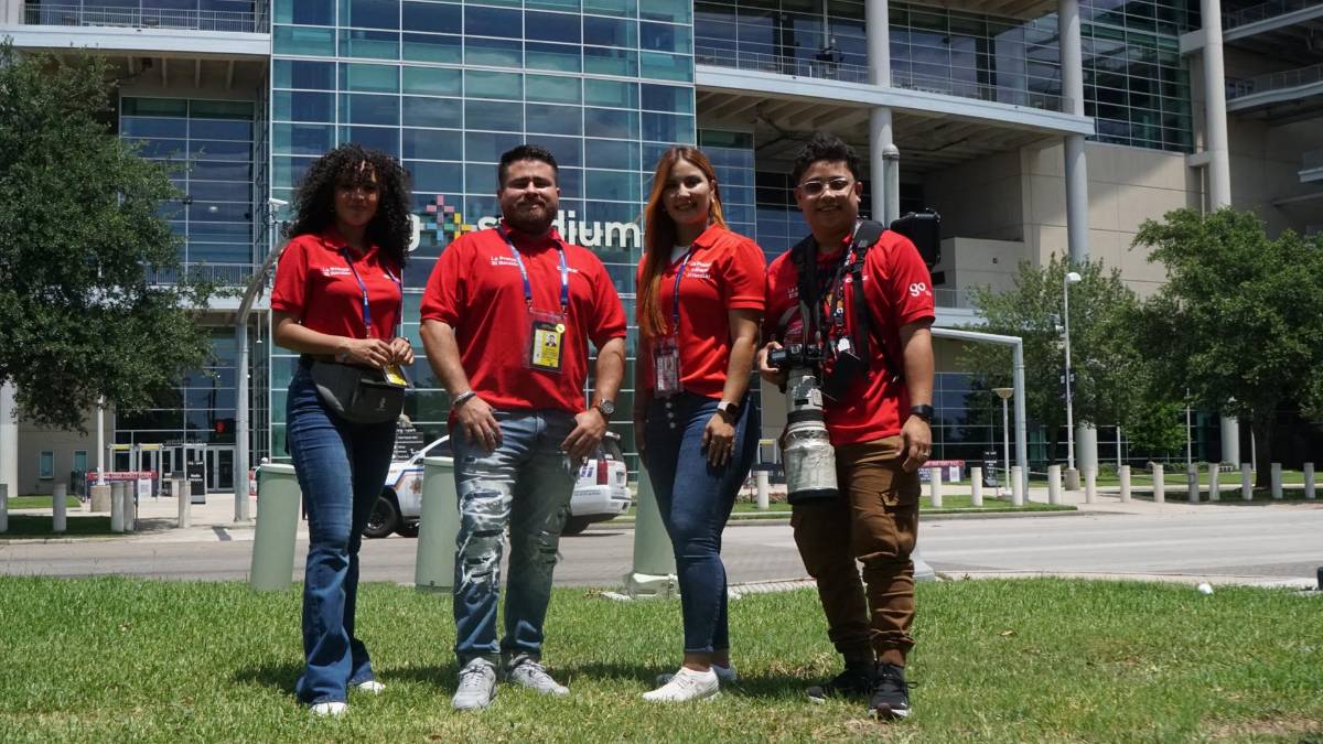 Bellas chicas y entusiasmo: aficionados de Honduras ponen a vibrar el NRG Stadium por la Copa Oro 2023
