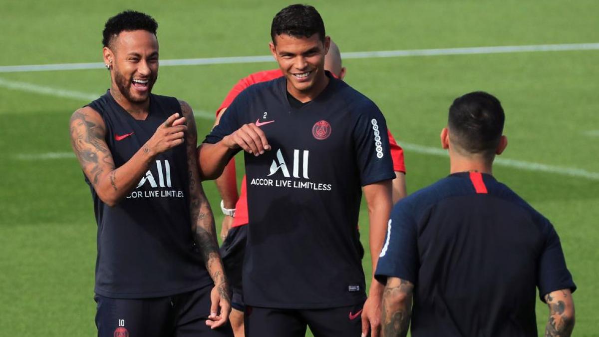 Neymar y Thiago Silva ya fueron compañeros en el PSG y ahora podrían reencontrarse en el Chelsea.