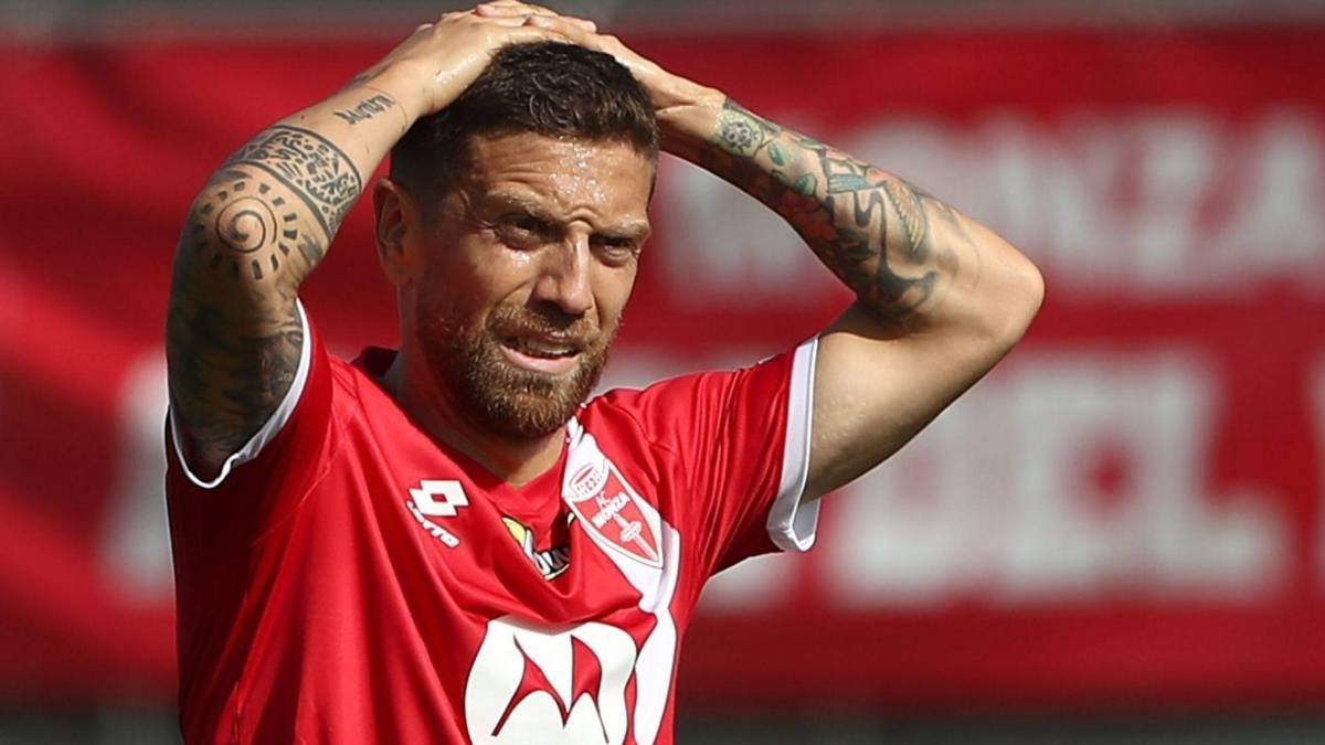 Fue campeón del mundo junto a Messi en Qatar 2022 y reaparece con equipo de tercera división